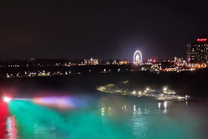 maid-of-the-mist-fireworks-night-time-boat-tour-in-canada