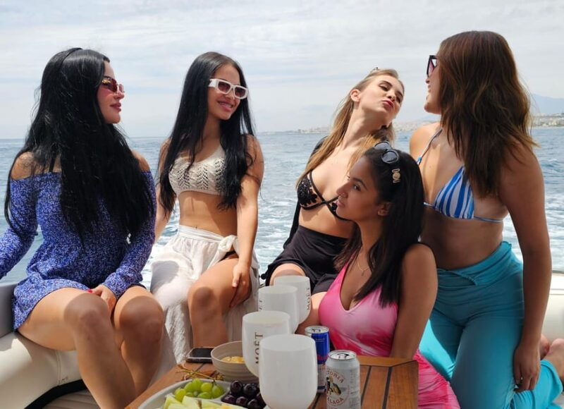 marbella-8-hour-excursion-on-a-luxury-yacht