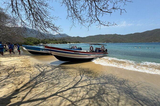 maritime-experience-towards-playa-cristal-tayrona-park