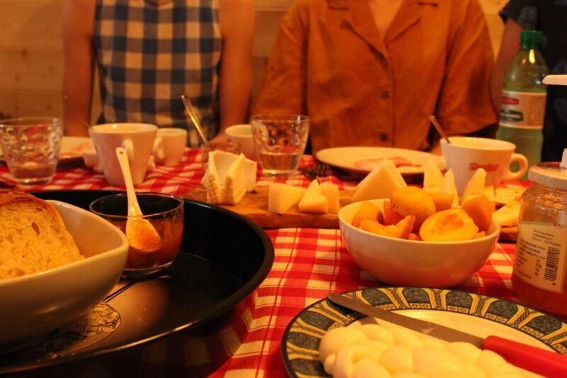 matera-mozzarella-and-cheese-tasting-with-a-cheesemaker