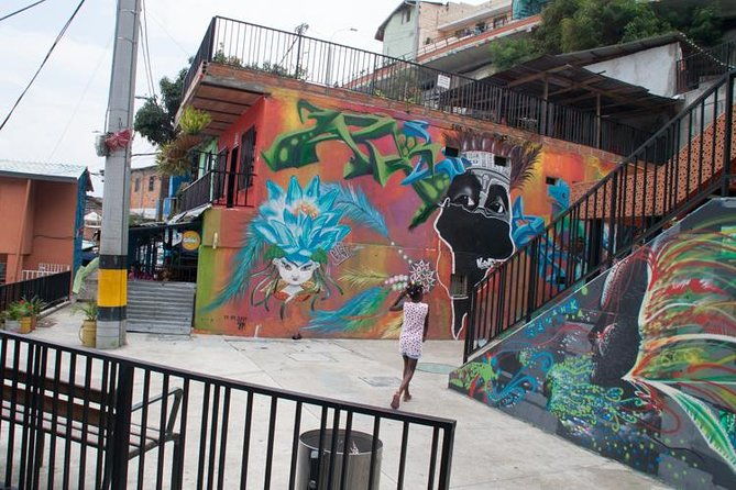 medellins-comuna-13-struggle-and-splendor