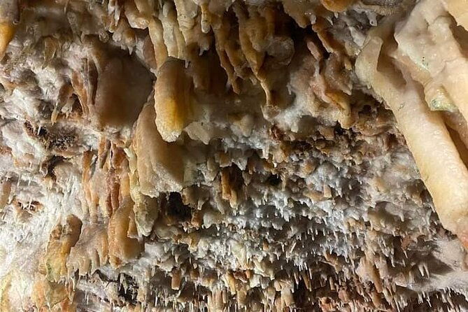 melissani-lake-drogarati-cave-myrtos-photo-stop-privet-tour