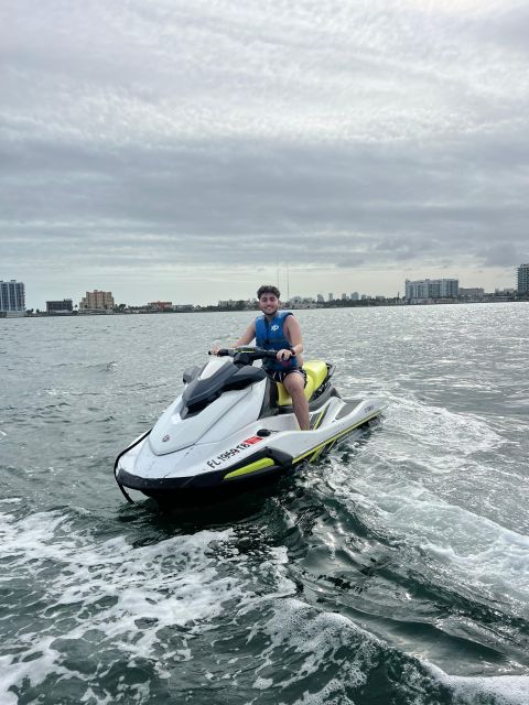 miami-beach-jetski-rental-experience-with-boat-and-drinks