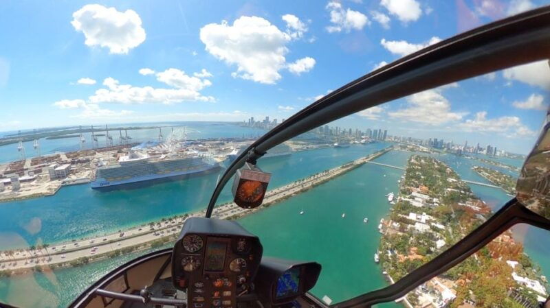 miami-private-luxury-helicopter-flight-with-champagne