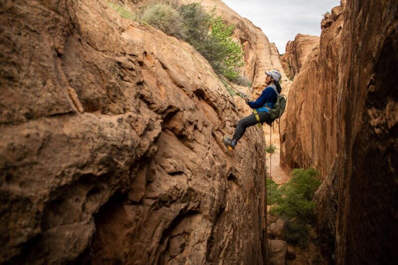 moab-ephedras-grotto-half-day-canyoneering