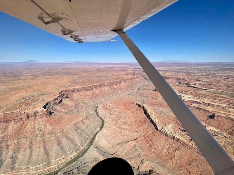 moab-monument-valley-canyonlands-airplane-combo-tour