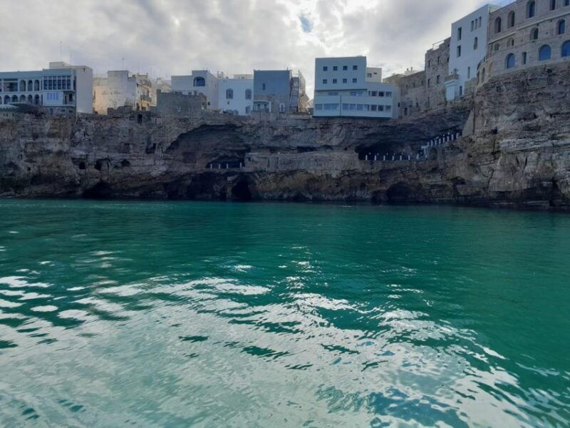 monopoli-2-5-hour-guided-boat-tour-topolignano-a-mare-caves