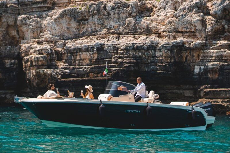 monopoli-private-sightseeing-speedboat-tour-with-champagne