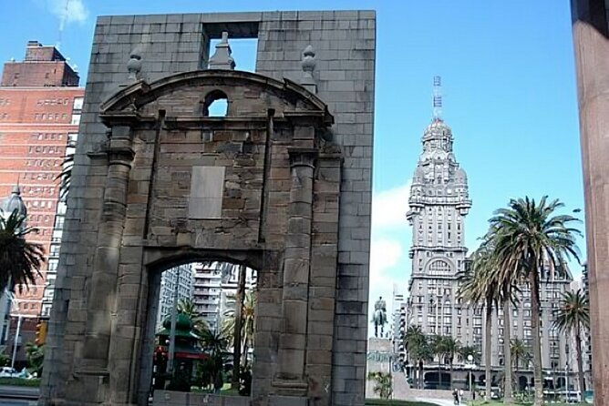 montevideo-highlights-walking-tour-with-a-guide