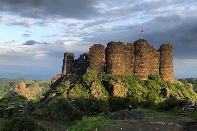 mount-aragats-amberd-fortress-saghmosavank-monastery-alphabet-private-tour