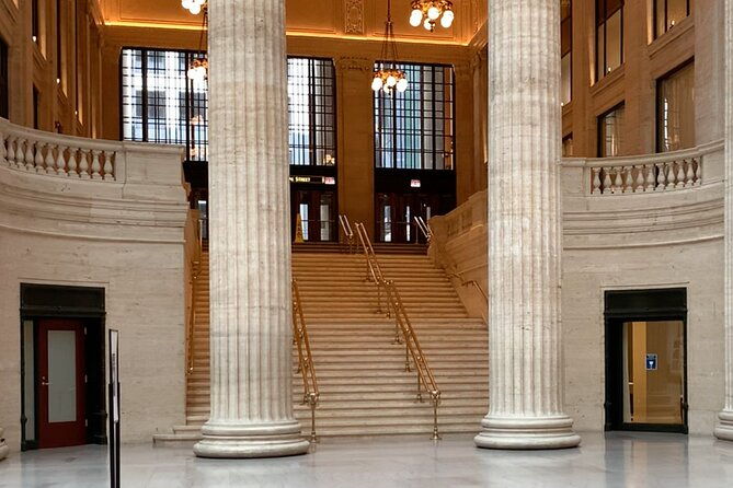 movie-tour-through-chicagos-union-station