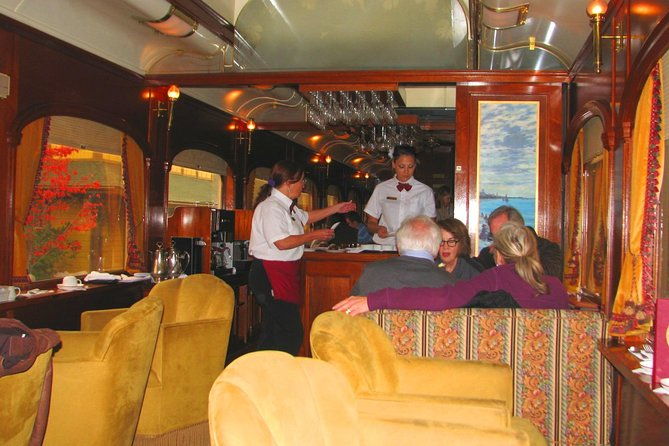 napa-valley-wine-train-tour-glamorous-dining-experience
