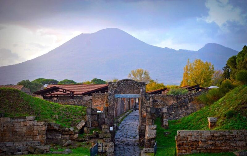 naples-sorrento-and-pompeii-day-trip-with-private-driver