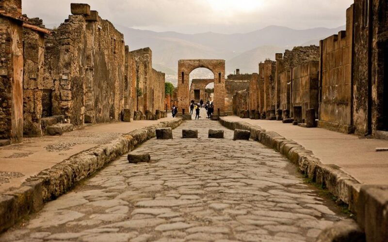 naples-to-amalfi-with-pompeii-guided-tour