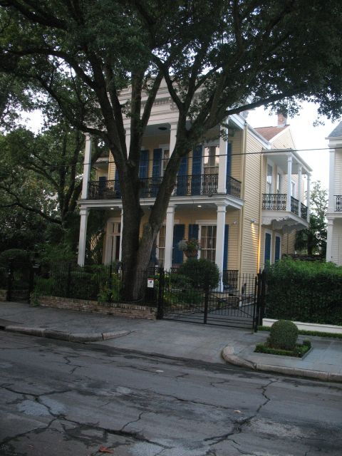 new-orleans-garden-district-walking-tour-3