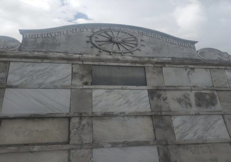 new-orleans-secrets-and-societies-cemetery-experience