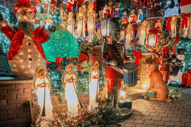 new-york-dyker-heights-christmas-lights-guided-tour-2