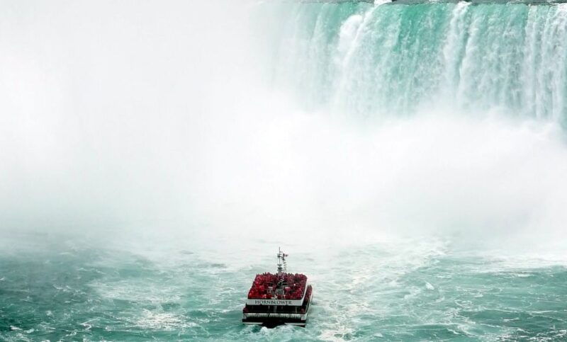 niagara-falls-private-half-day-tour-with-boat-helicopter