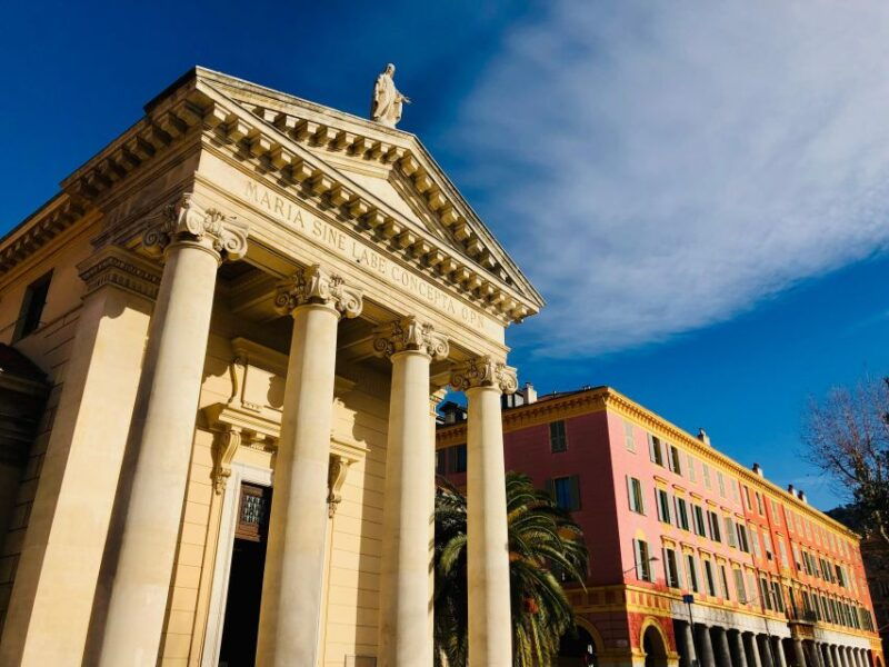 nice-guided-walking-tour-in-english