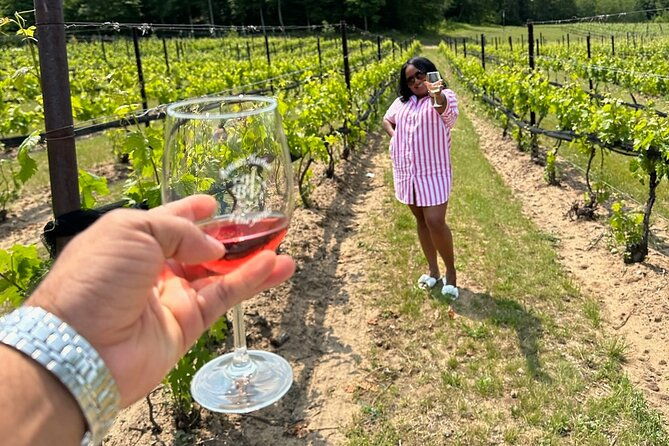 non-bus-traverse-city-wine-old-mission-peninsula-wine-tour