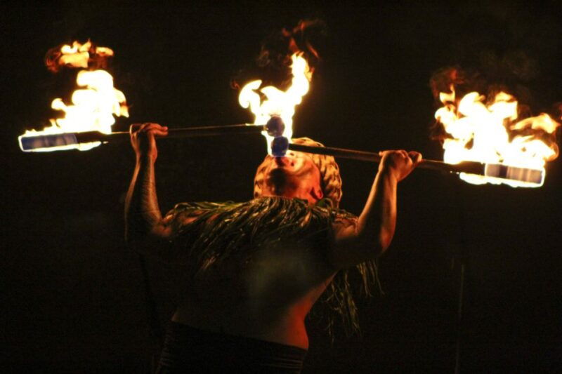 oahu-ka-moana-luau-dinner-and-show-at-aloha-tower