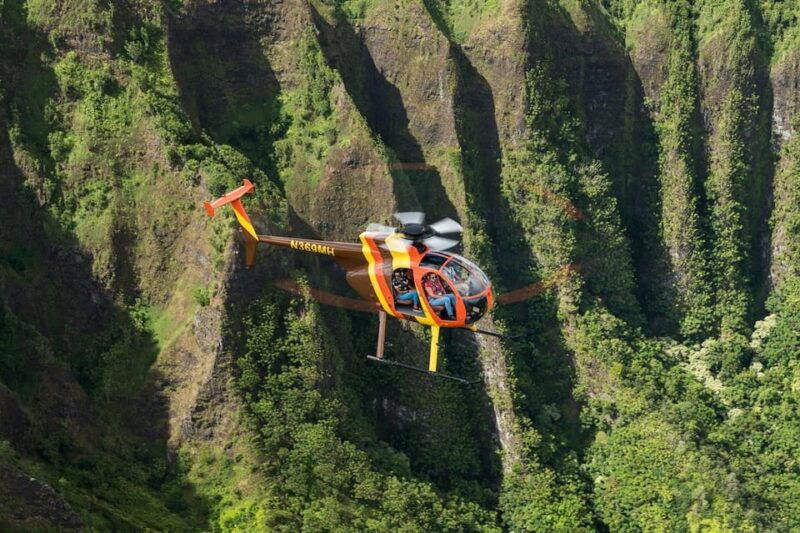 oahu-magnum-p-i-doors-off-helicopter-tour