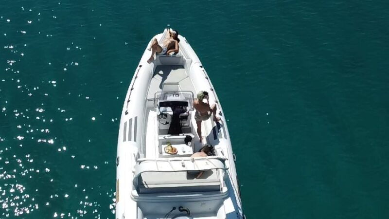 olbia-boat-tour-to-watch-dolphins-and-snorkeling