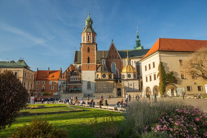 old-town-sightseeing-group-tour-by-electric-golf-cart-in-krakow