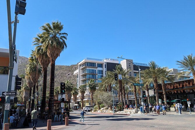 palm-springs-scavenger-hunt-walking-activity-and-game