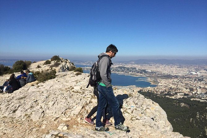 panoramic-hike-on-marseille-from-les-calanques