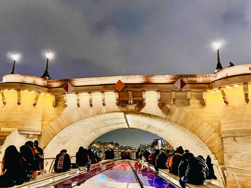 paris-night-river-cruise-on-the-seine-with-waffle-tasting