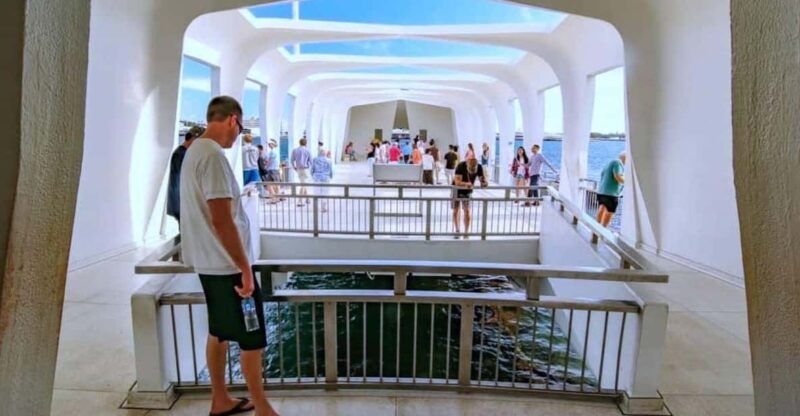 pearl-harbor-and-oahu-circle-island-tour-from-kauai