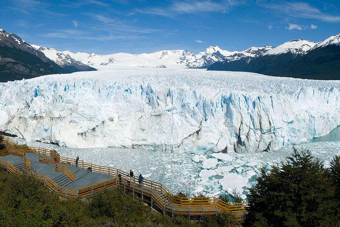 perito-moreno-glacier-experience-on-the-catwalks
