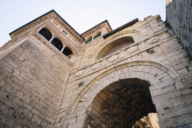 perugia-old-town-walking-tour-piazza-iv-novembre