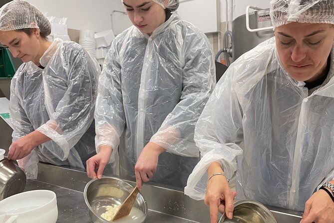 pisa-small-group-cheese-making-tasting-experience-max-6people