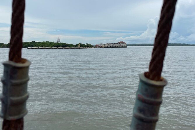 playa-blanca-in-baru-island-colombia-pirate-adventuredrinks