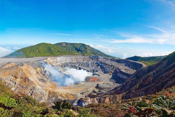 poas-volcano-national-park-half-day-private-tour