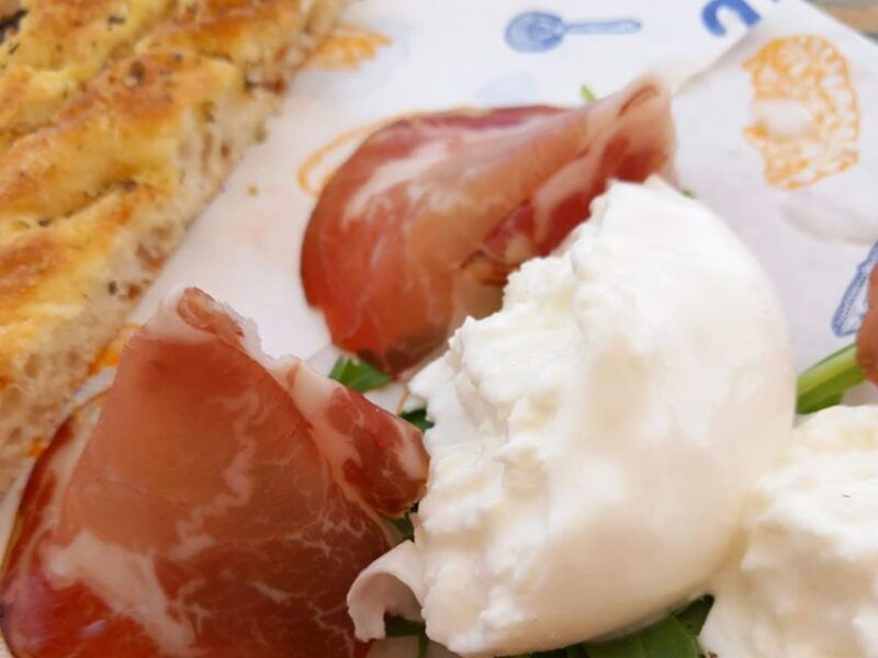 polignano-a-mare-street-food-tour-with-tastings-and-wine