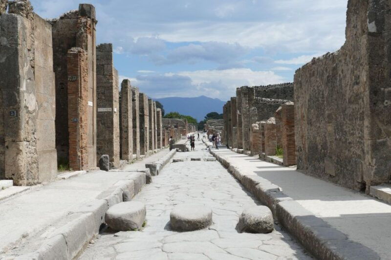 pompei-unveiled-skip-the-line-with-exclusive-guide