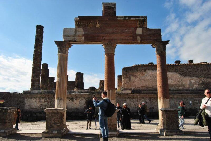 pompeii-small-group-maximum-8-people