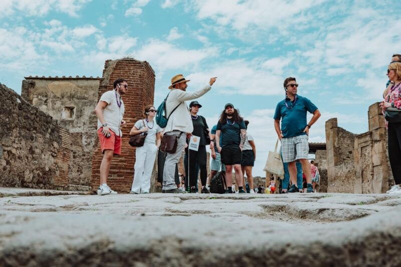 pompeii-small-group-tour-with-an-archaeologist-for-15-people