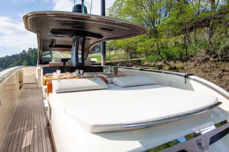 porto-2h-sunset-private-luxury-yacht-in-the-douro