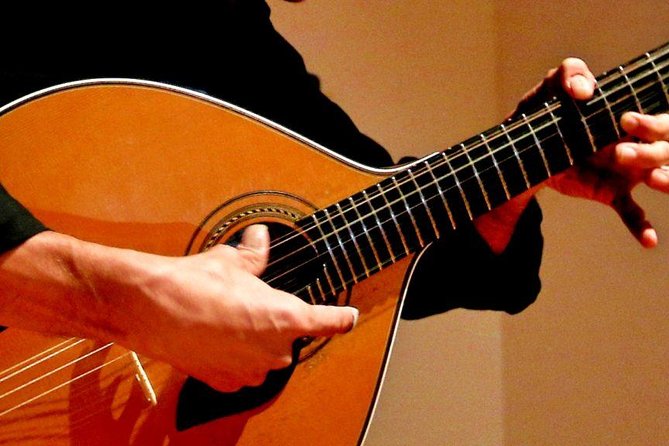 portuguese-fado-live-music-show-in-lisbon