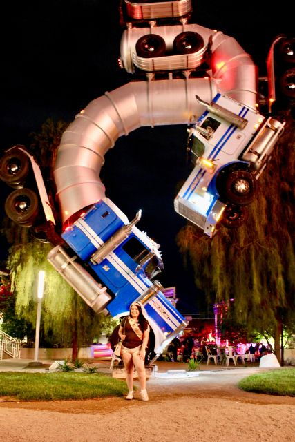 private-2-hour-lv-limo-tour-with-champagne-and-lv-goodies