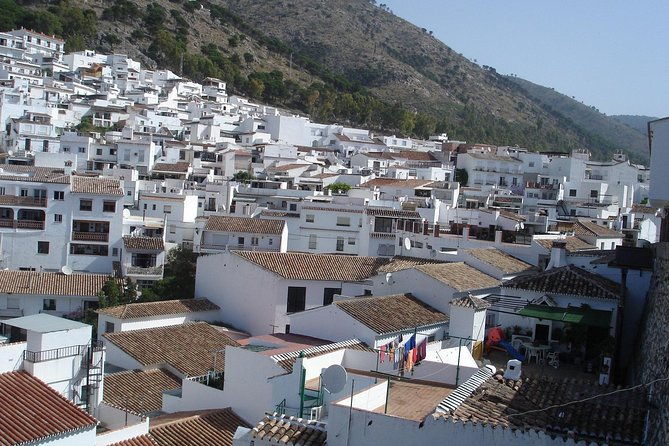 private-8-hour-tour-to-mijas-marbella-and-puerto-banus-from-malaga