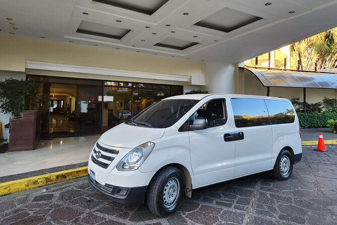 private-airport-transfer-to-san-salvador-or-el-tunco-in-a-van
