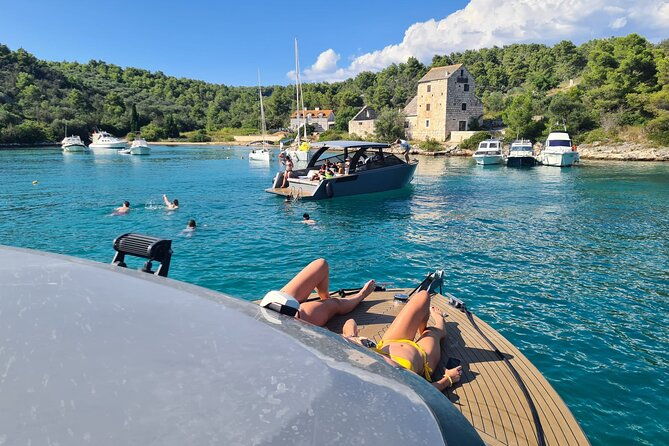 private-blue-cave-5-islands-tour-vip-experience