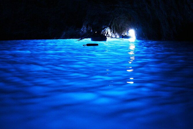 private-boat-tour-of-capri-and-the-blue-grotto-in-one-day