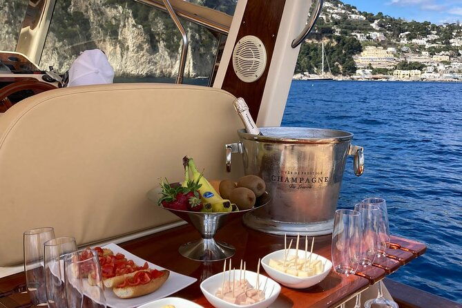 private-boat-tour-of-capri-from-sorrento-on-sorrentine-gozzo