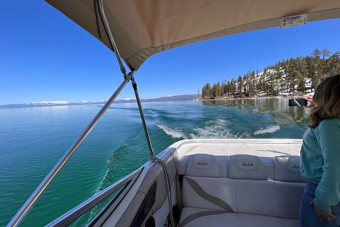 private-boat-tour-with-lunch-on-the-lake